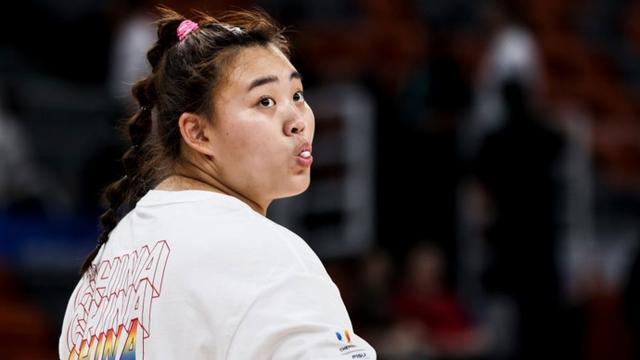 mk体育APP-新民体育丨“大宝贝”刘禹彤加盟，上海篮球又迎强援！