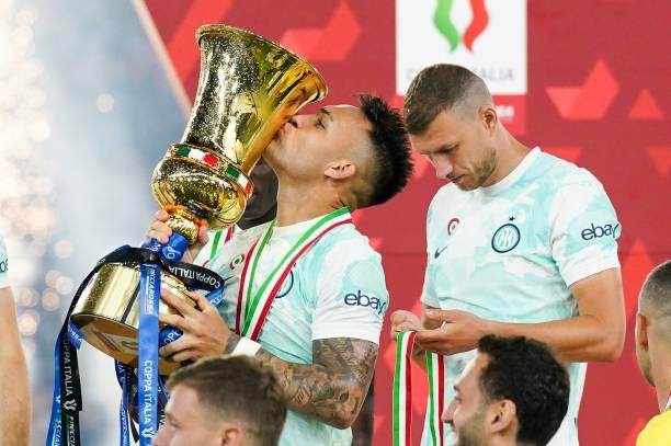 1684971846190020805.jpg 1257777710-612x612.jpg